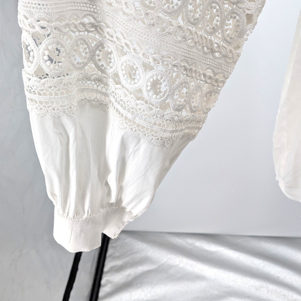 Chico's White Button Front Blouse Lace Sleeve Boho Romantic Lightweight Size 2 - Picture 9 of 10
